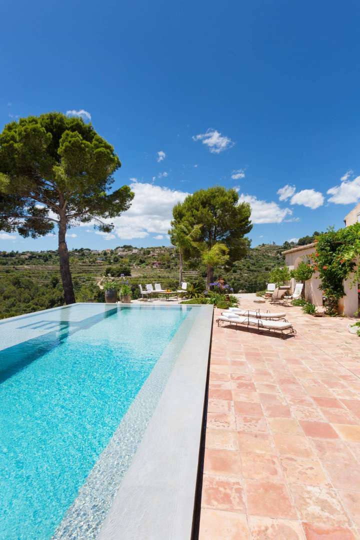 Porque comprar una propiedad para tus vacaciones cerca del mar en Benissa COSTA HOUSES Luxury Villas S.L ®️ Inmobiliaria Experta en Propiedades de Lujo Costa Blanca, Alicante - Valencia, España